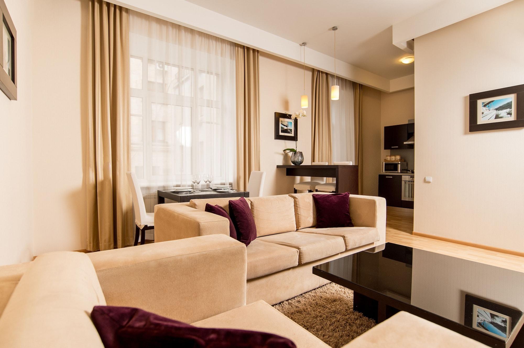 Aparthotel Senator Victory Square